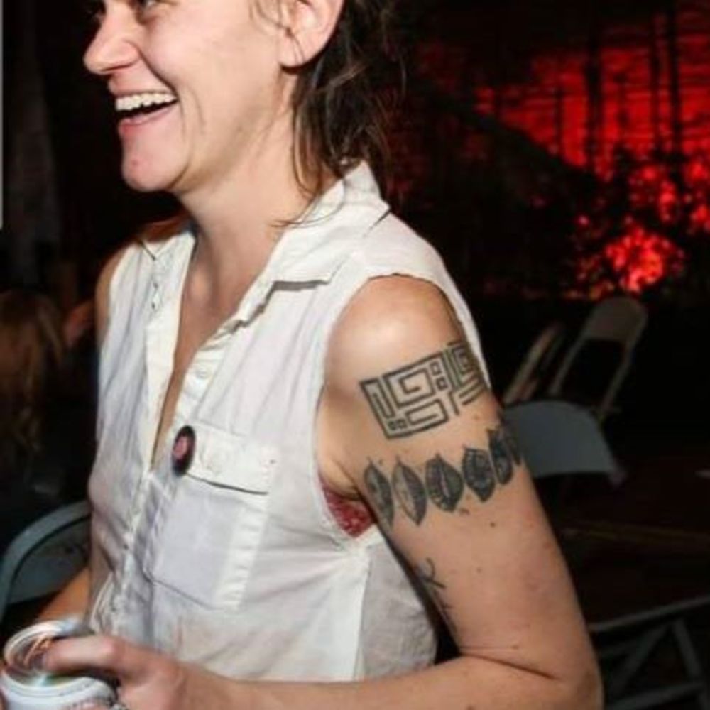 Meet your Posher, Alexis